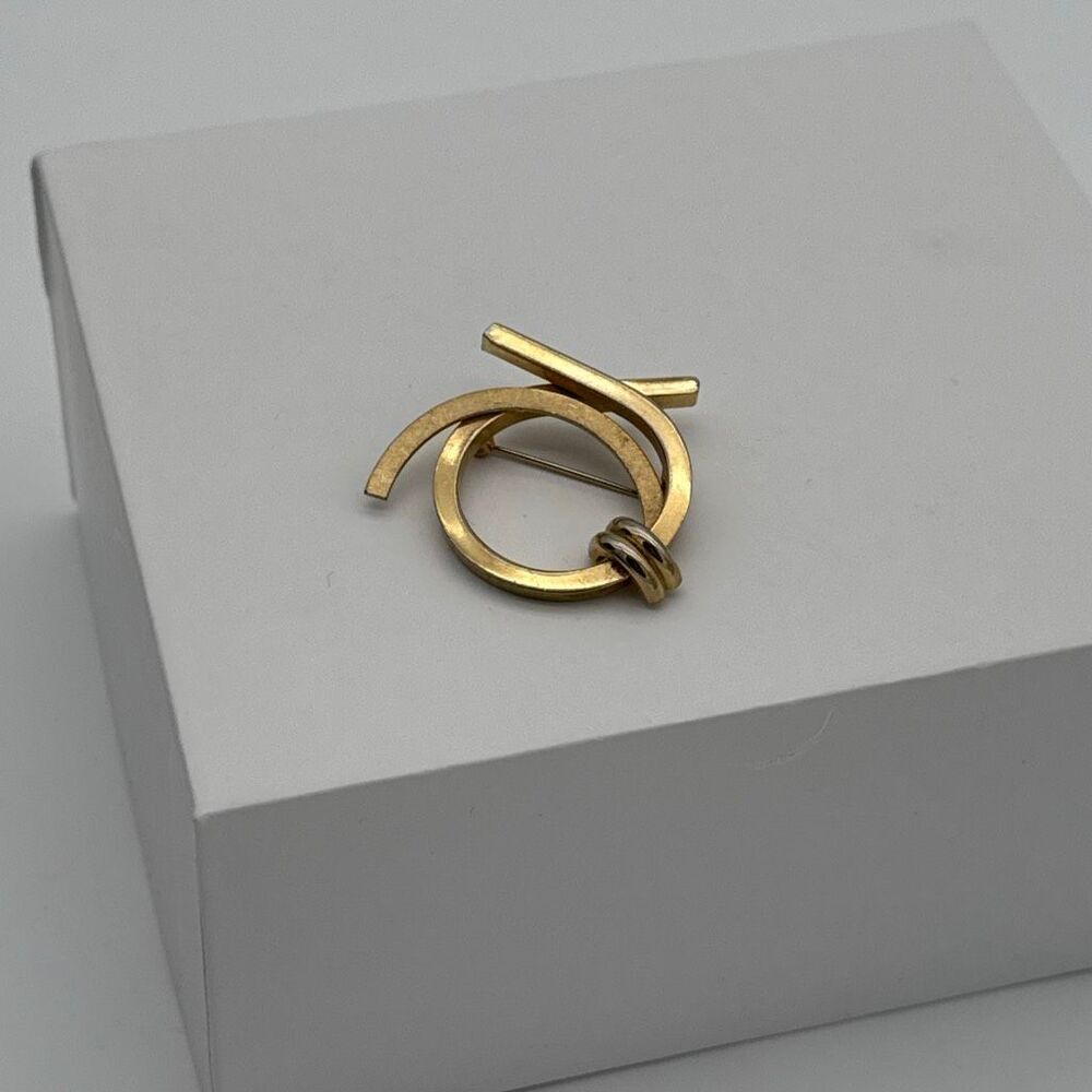 Vintage Modernist Gold Tone Brooch 1960s Atomic Abstract Circle Pin Mid Century
